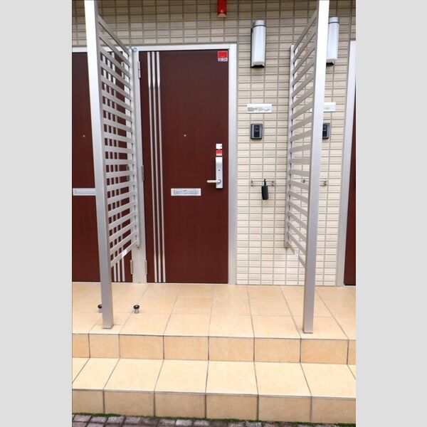 玄関 (玄関ドア)