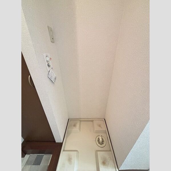 その他 (洗濯機置き場)