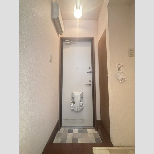 玄関 (玄関)