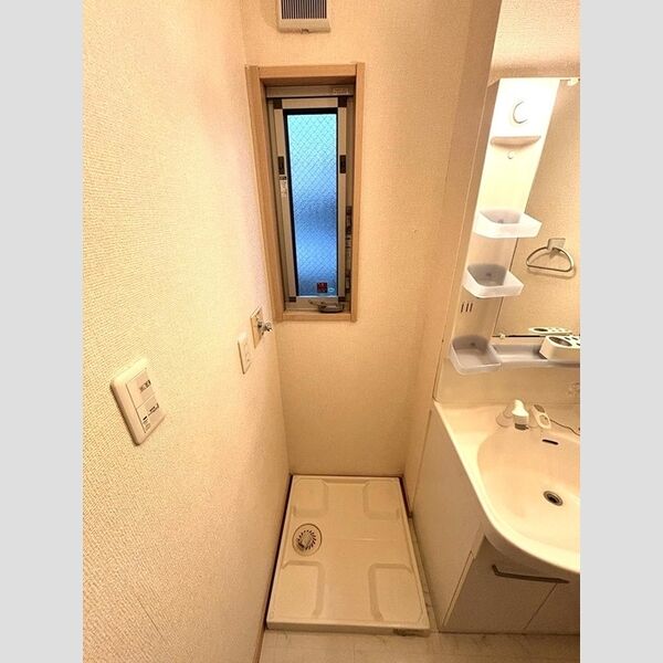 その他 (洗濯機置き場)