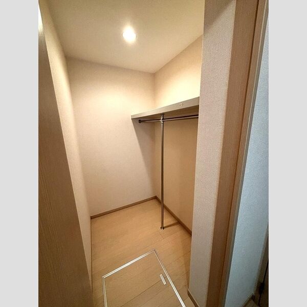 収納 (キッチンWIC)