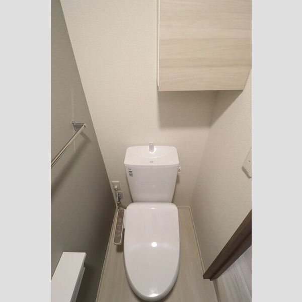 トイレ (トイレ)