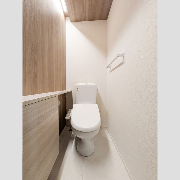 トイレ (温水洗浄便座)