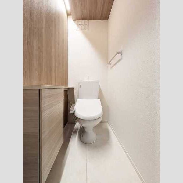 トイレ (温水洗浄便座)