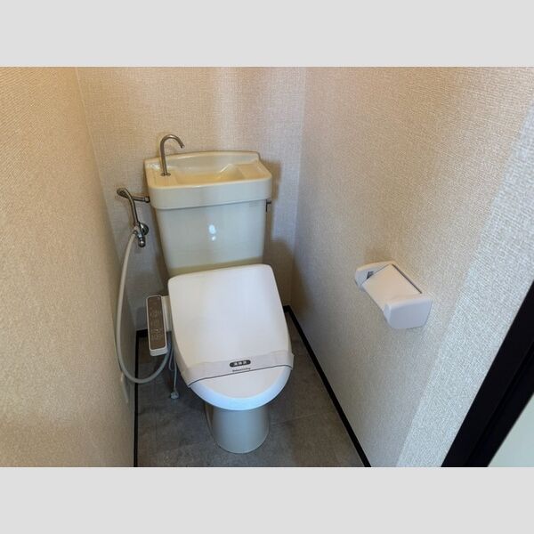 トイレ (温水洗浄便座)