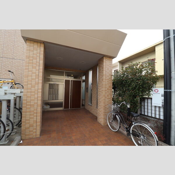 エントランス (エントランス)