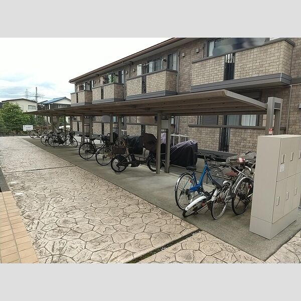 現地周辺 (駐輪場)