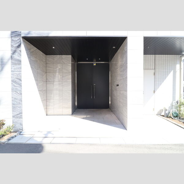 エントランス (エントランス)