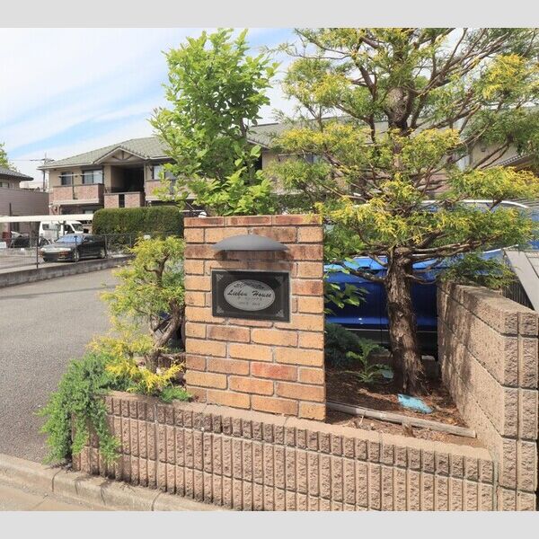 建物外観 (建物入口)