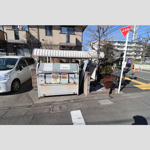 現地周辺 (ゴミストッカー)