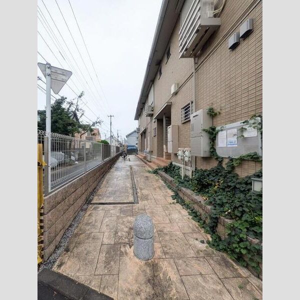 エントランス (エントランス)