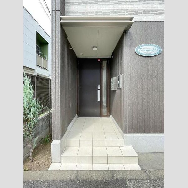 エントランス (エントランス)