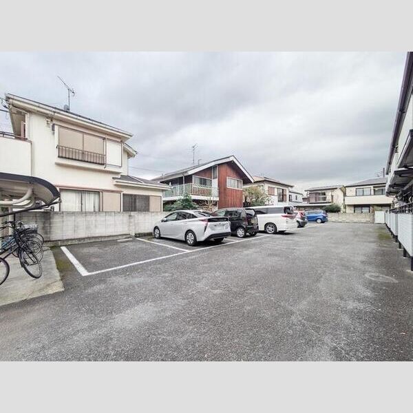 駐車場 (駐車場)