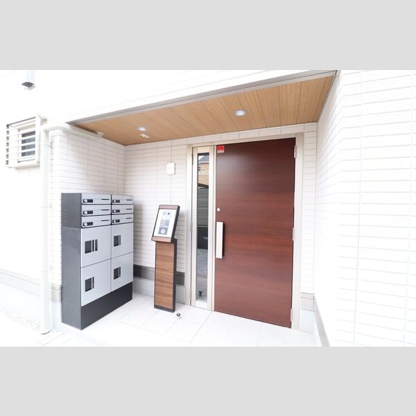 エントランス (エントランス)