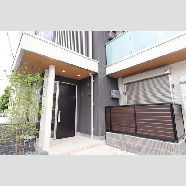 エントランス (エントランス)