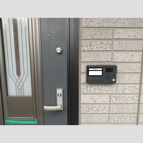玄関 (玄関ドア)