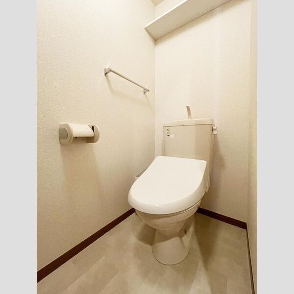 トイレ (トイレ(温水洗浄暖房便座))