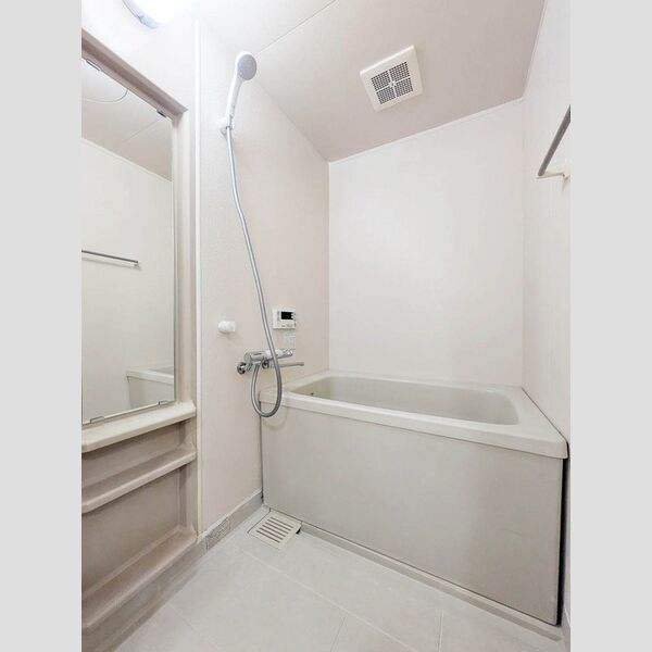 バス (浴室(追い焚き機能付き))