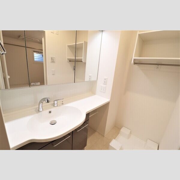 洗面所 (洗髪洗面化粧台)