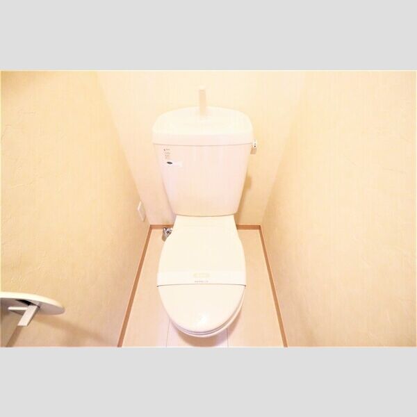 トイレ (トイレ)