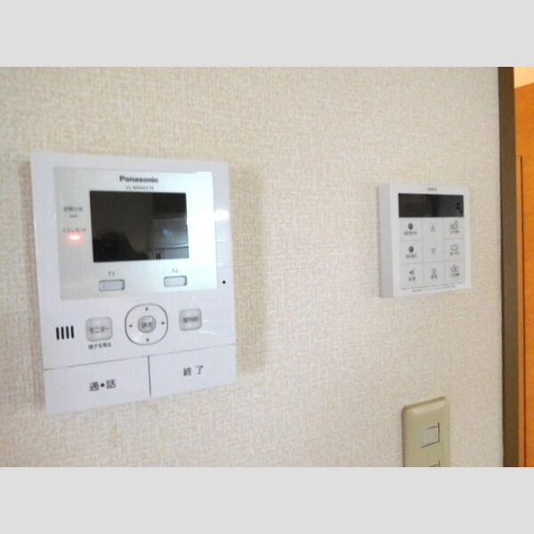 その他設備 (TVフォン・追焚式給湯器)