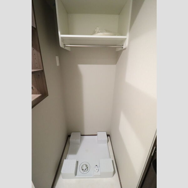 その他 (室内洗濯機置き場)