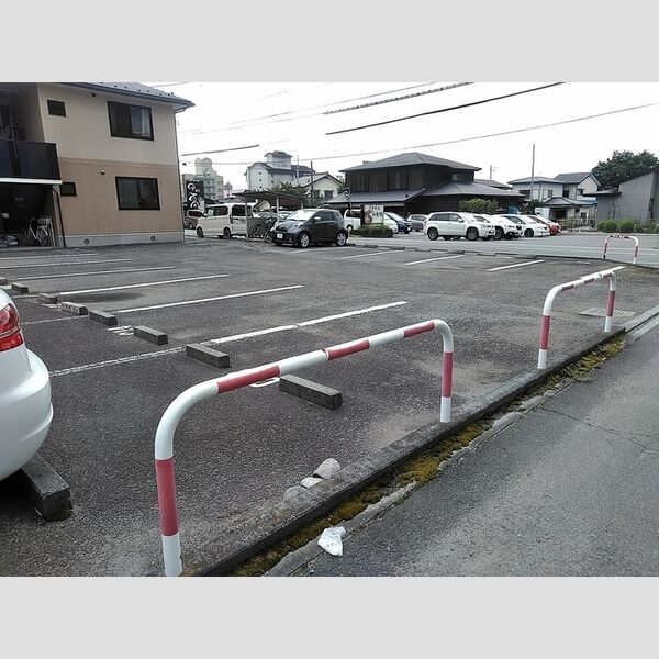 駐車場 (駐車場)