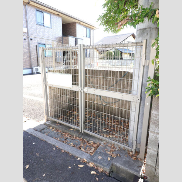 現地周辺 (ゴミ置場)