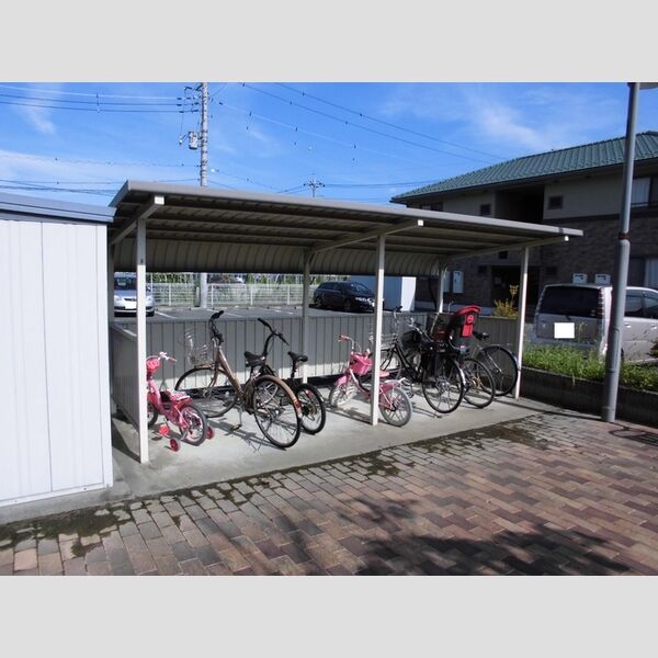 現地周辺 (駐輪場)