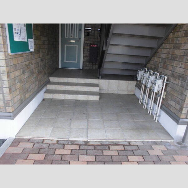 エントランス (エントランス)