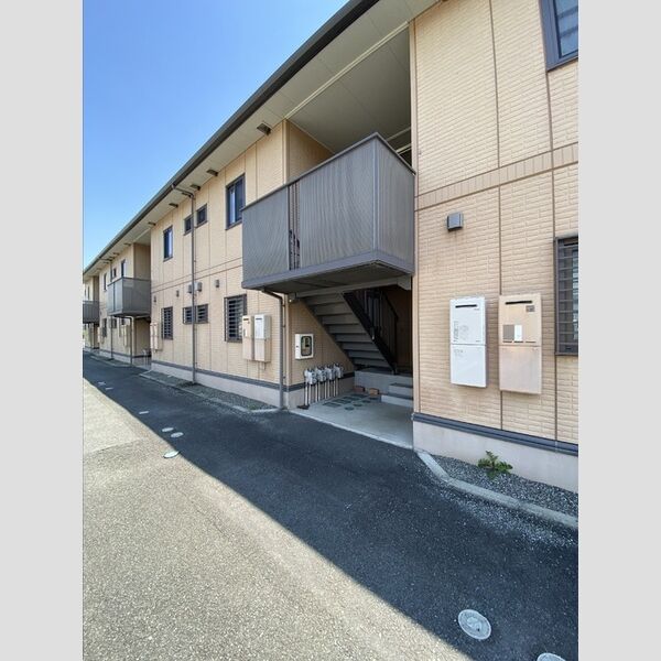 エントランス (A棟1、2号室エントランス)