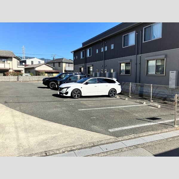 駐車場 (駐車場)