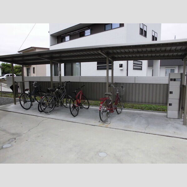 現地周辺 (駐輪場)