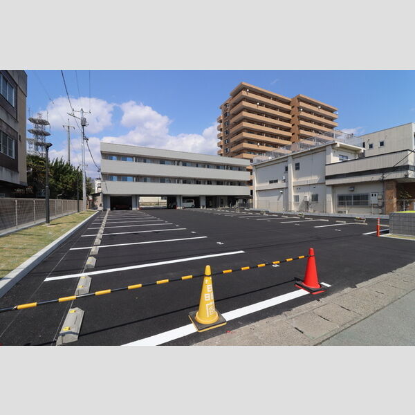 駐車場 (駐車場)