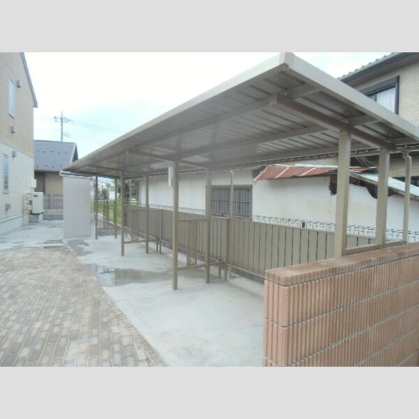 現地周辺 (駐輪場)