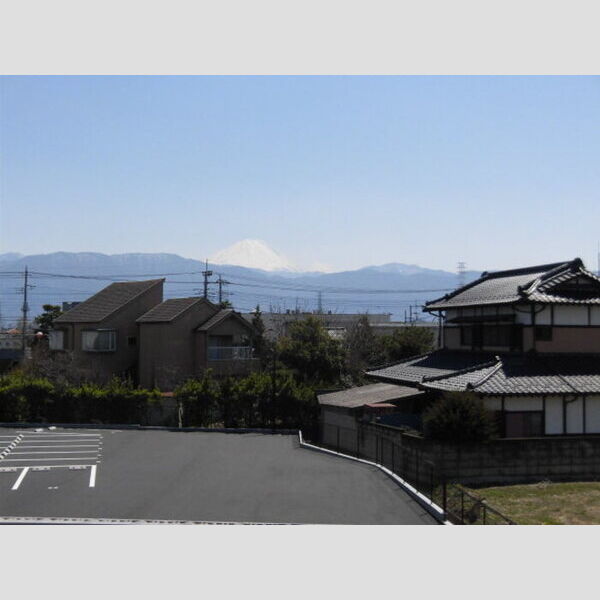 現地周辺 (晴れの日は富士山が見えます。)