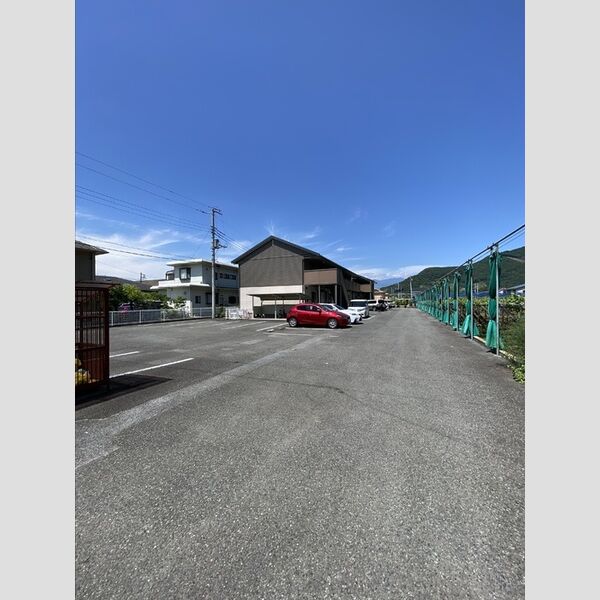 駐車場 (駐車場)