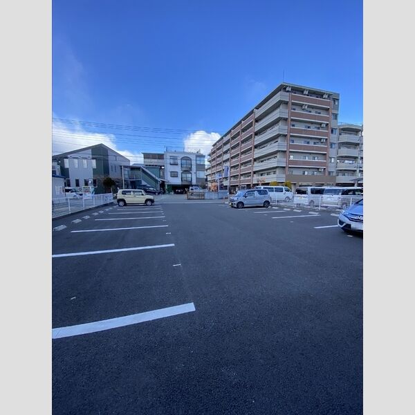 駐車場 (駐車場)