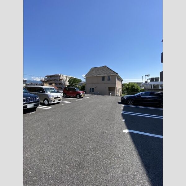 駐車場 (駐車場)