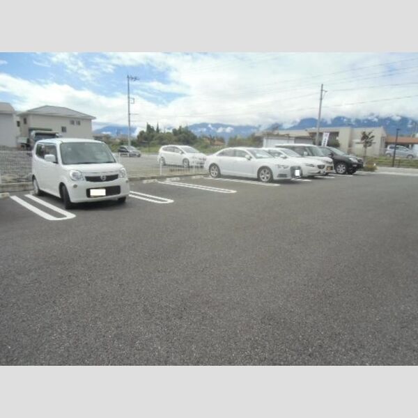 駐車場 (駐車場)