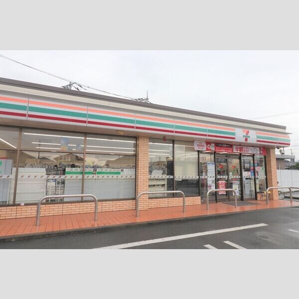 現地周辺 (セブンイレブン甲斐竜王駅前店)