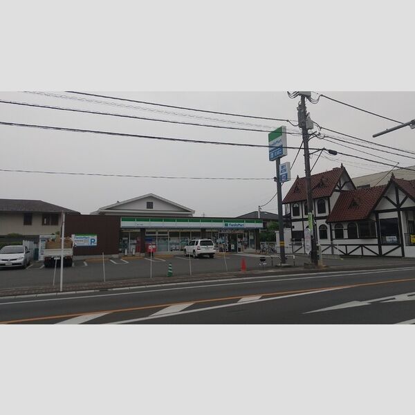 現地周辺 (ファミリーマート 宝一丁目店まで徒歩3分(235m))