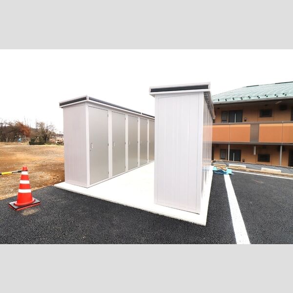 現地周辺 (物置)