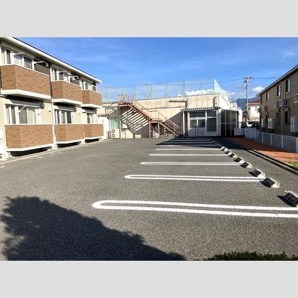 駐車場 (駐車場)