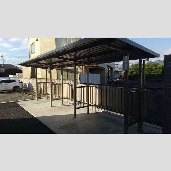 現地周辺 (駐輪場)