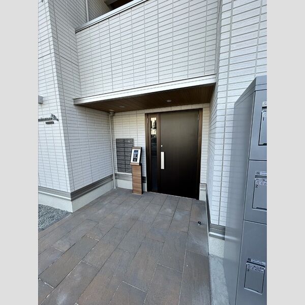 エントランス (エントランス)