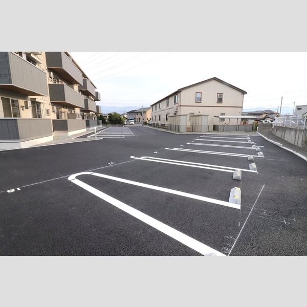 駐車場 (駐車場)