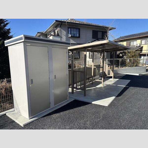 現地周辺 (駐輪場)