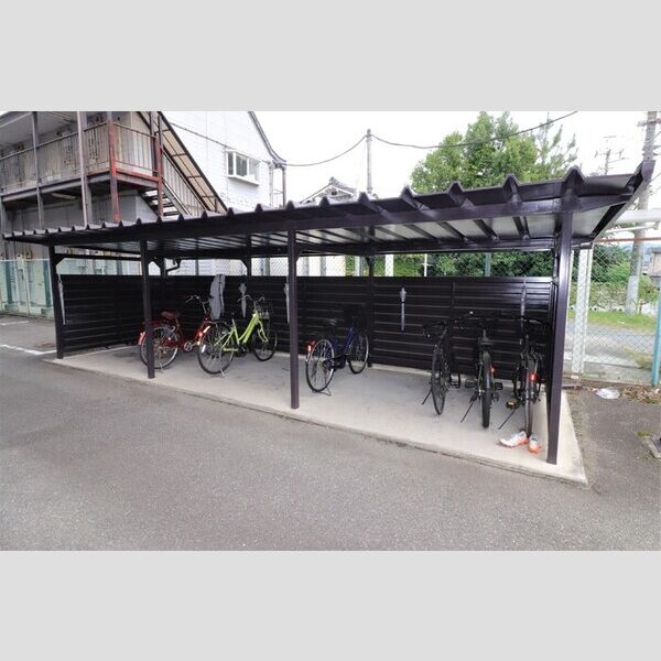 現地周辺 (駐輪場)