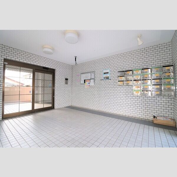 エントランス (エントランス)